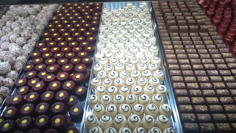 vente-LE BOURGUET-min_chocolates_milk_chocolate_white_chocolate_truffles_candy_food_treat_cacao-1213769